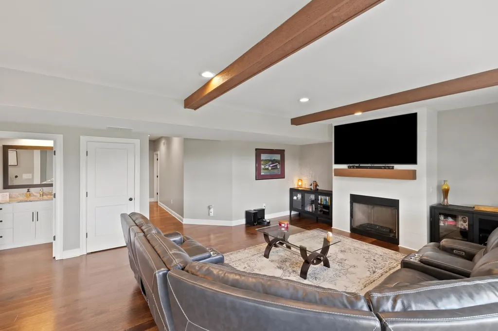 76 Woodspoint Drive Lancaster KY 40444