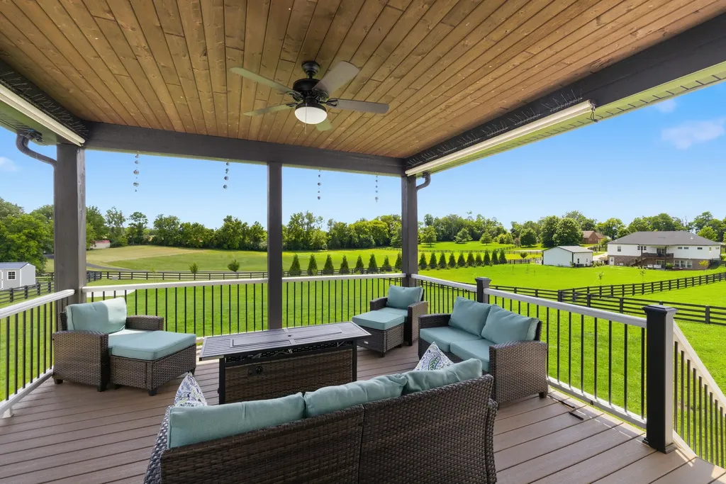 76 Woodspoint Drive Lancaster KY 40444