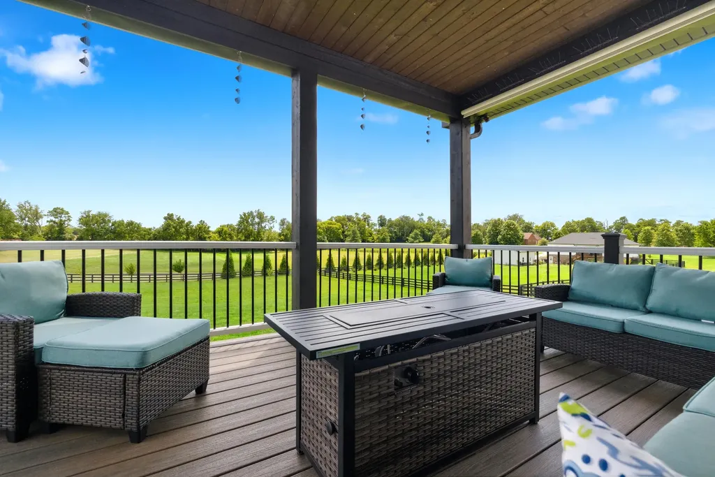 76 Woodspoint Drive Lancaster KY 40444