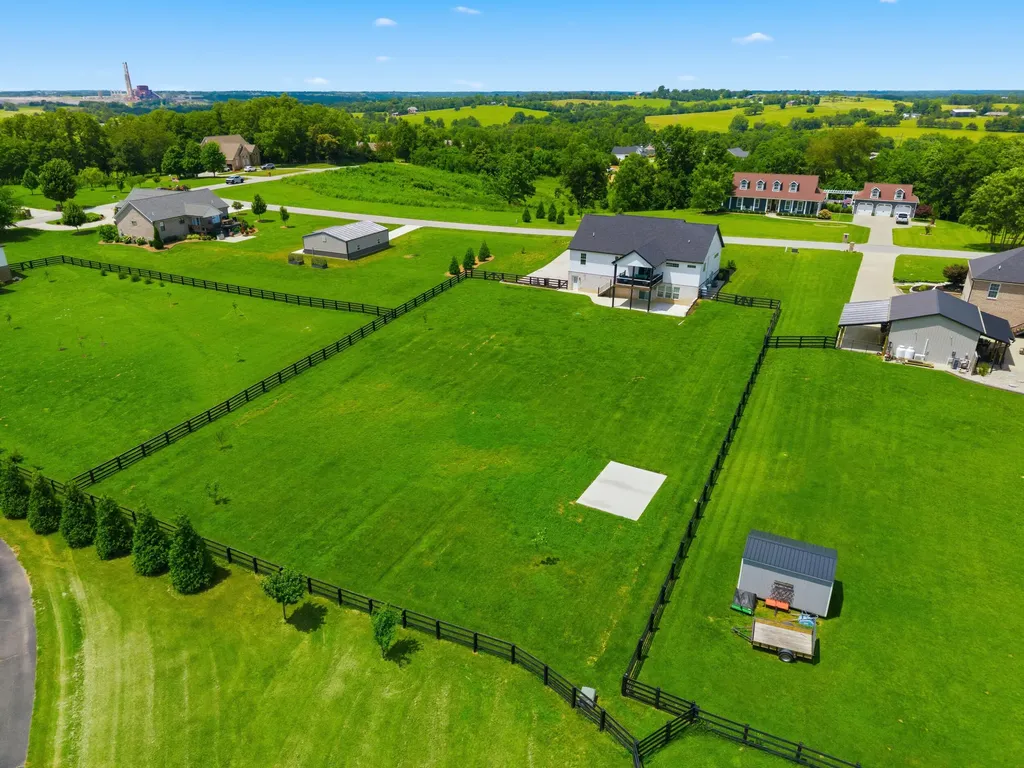 76 Woodspoint Drive Lancaster KY 40444