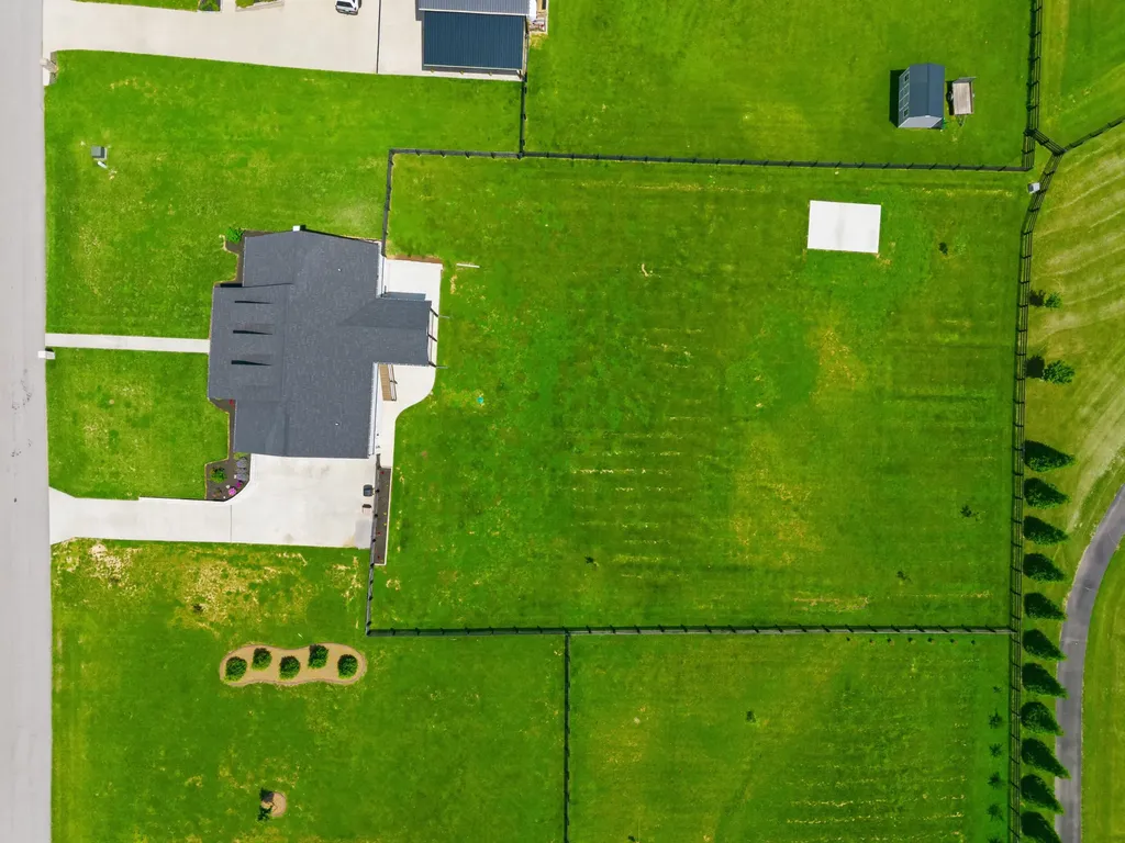 76 Woodspoint Drive Lancaster KY 40444