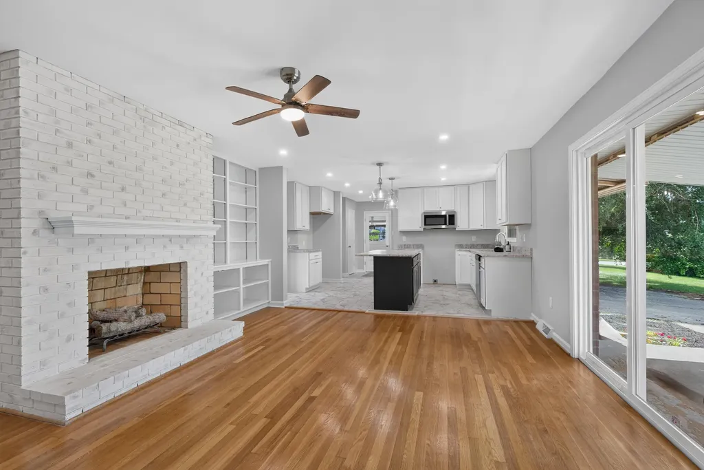 100 Natchez Trace Nicholasville KY 40356