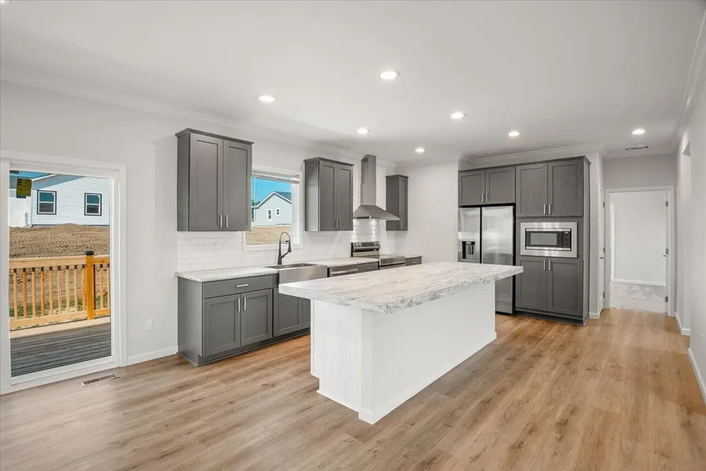 785 Sam Black Road London KY 40741