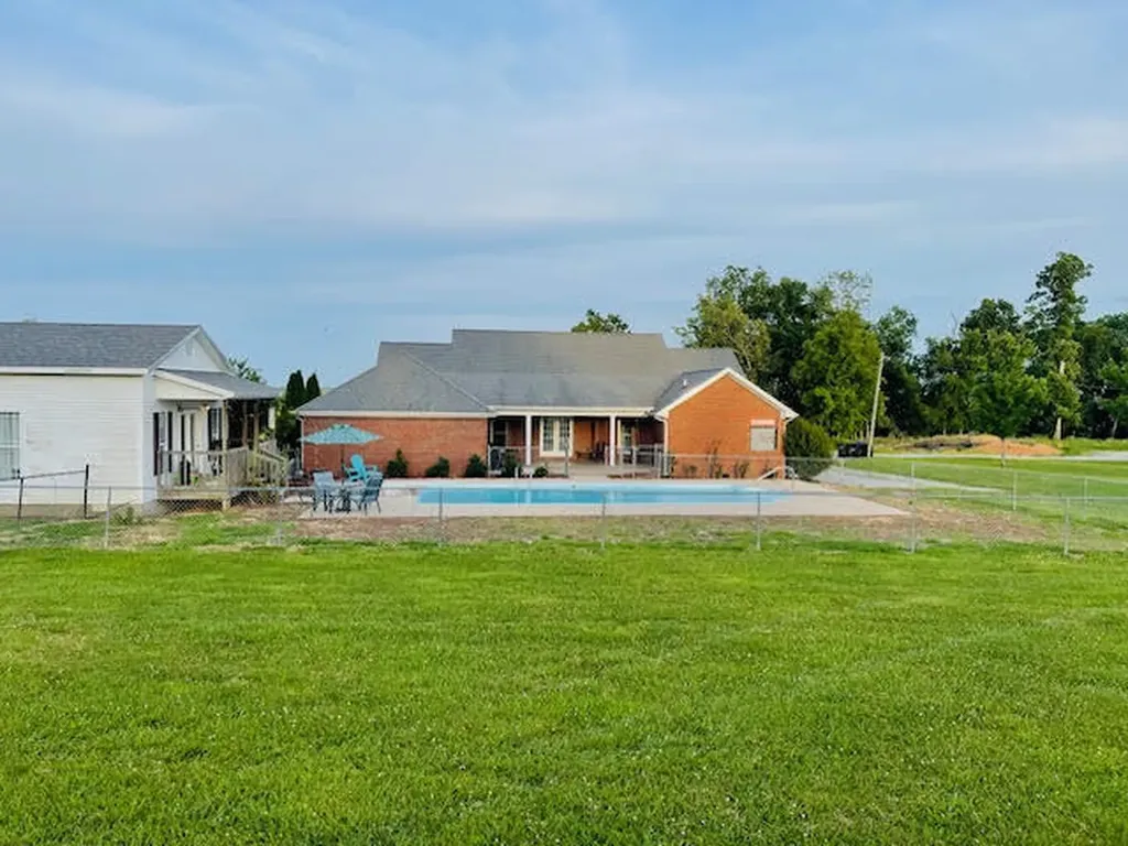 9860 Cerulean-sinking Fork Road Cerulean KY 42215