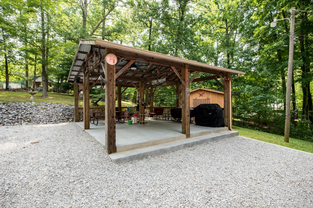 189 Ronnie Sexton Road Monticello KY 42633