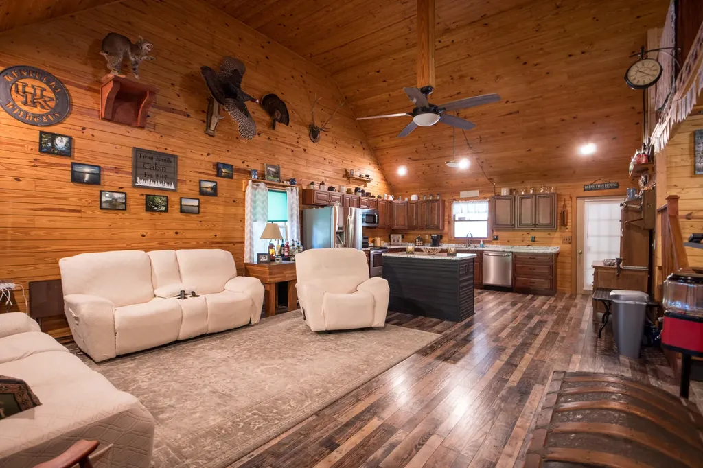 189 Ronnie Sexton Road Monticello KY 42633