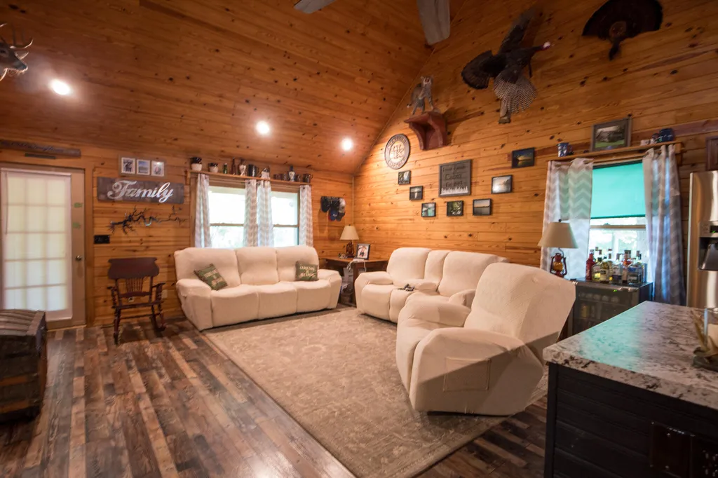 189 Ronnie Sexton Road Monticello KY 42633