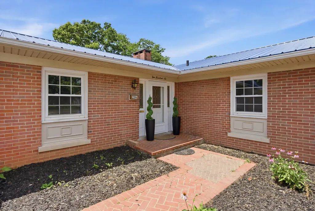 206 Hiawatha Trail Georgetown KY 40324