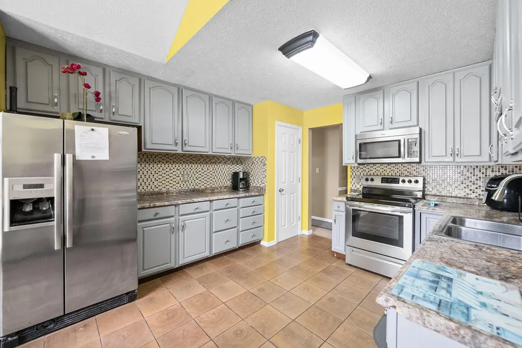 119 Carriage Way Hopkinsville KY 42240