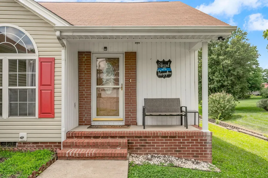 119 Carriage Way Hopkinsville KY 42240