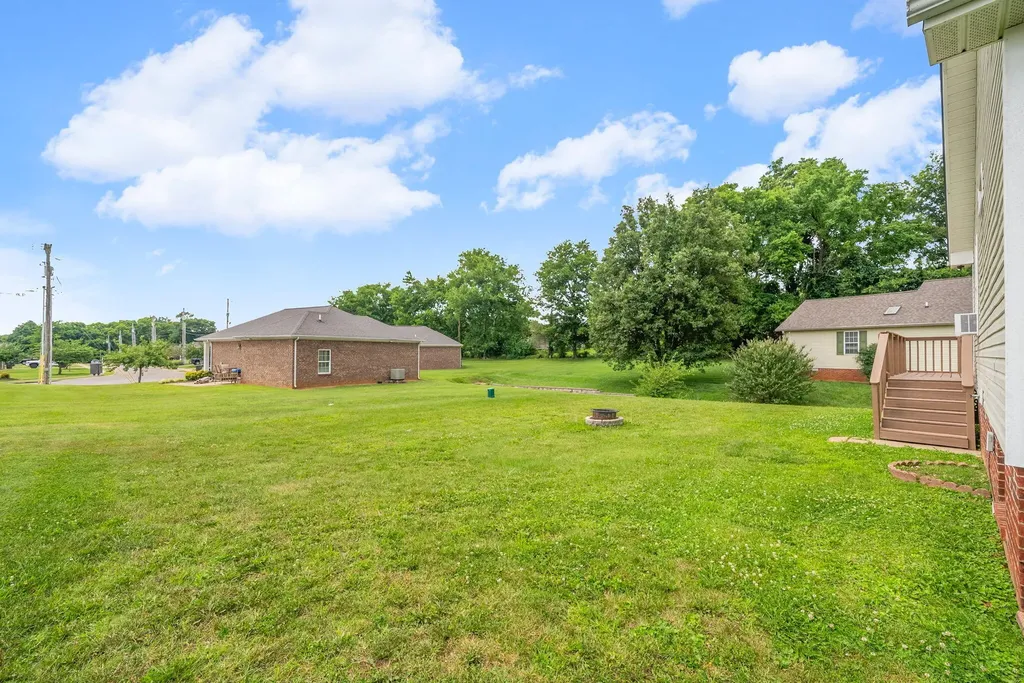 119 Carriage Way Hopkinsville KY 42240