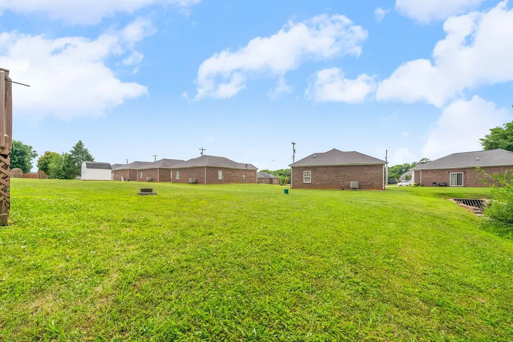 119 Carriage Way Hopkinsville KY 42240