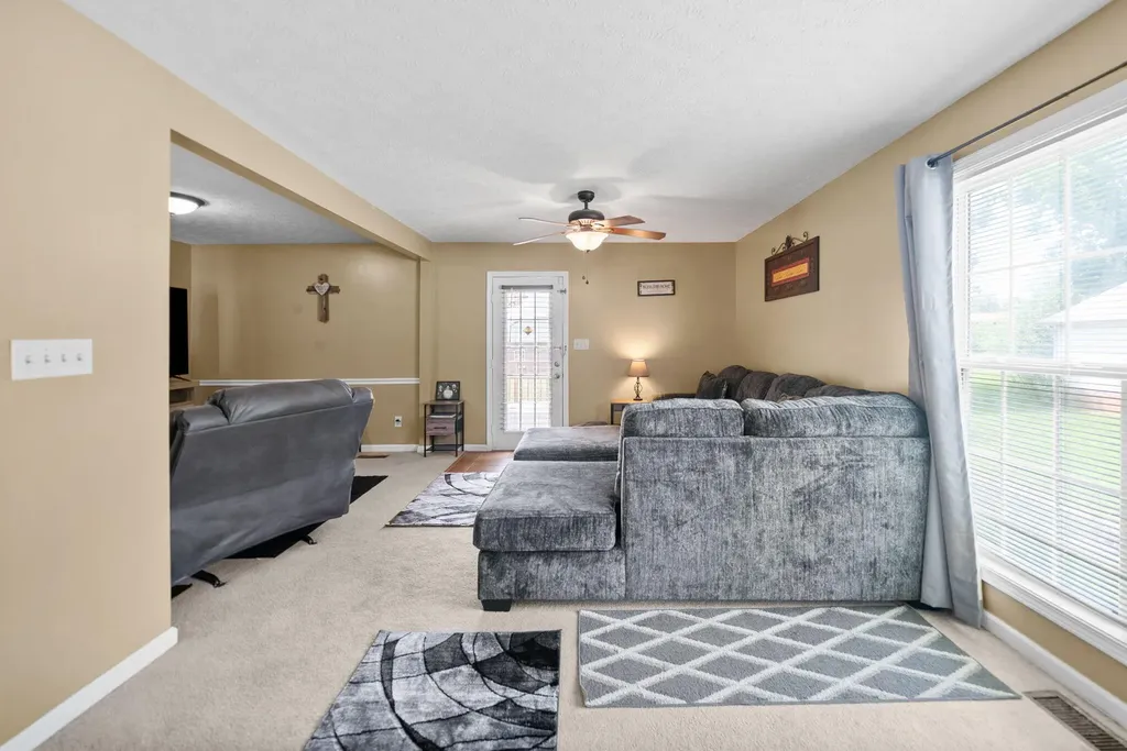 119 Carriage Way Hopkinsville KY 42240