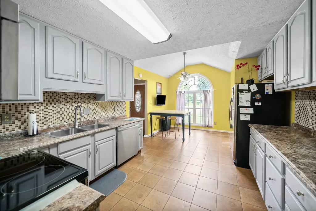 119 Carriage Way Hopkinsville KY 42240