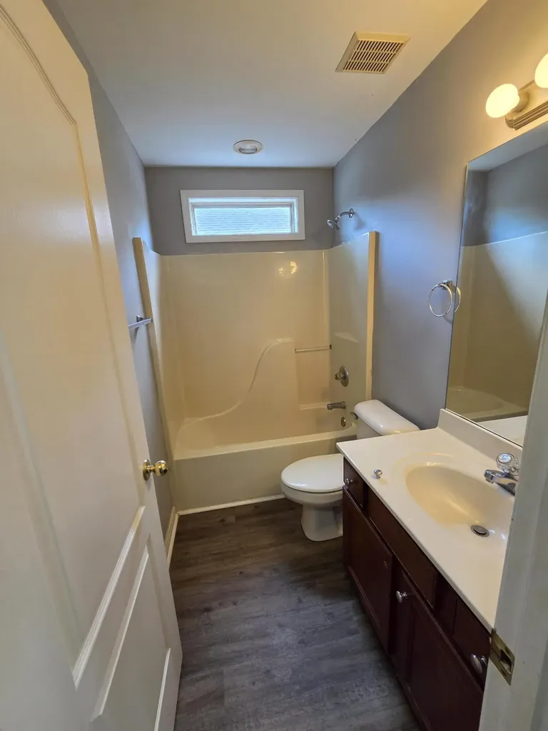 141 Mcconnells Trace Lexington KY 40511