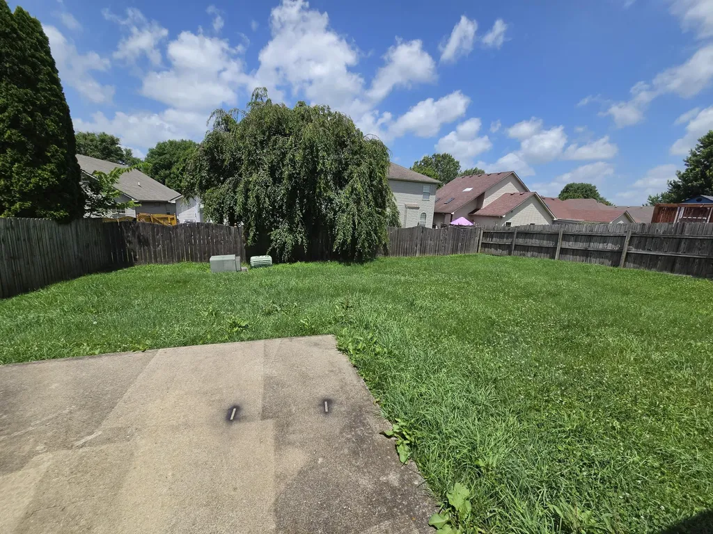 141 Mcconnells Trace Lexington KY 40511