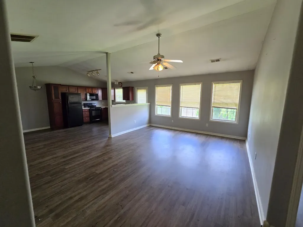 141 Mcconnells Trace Lexington KY 40511