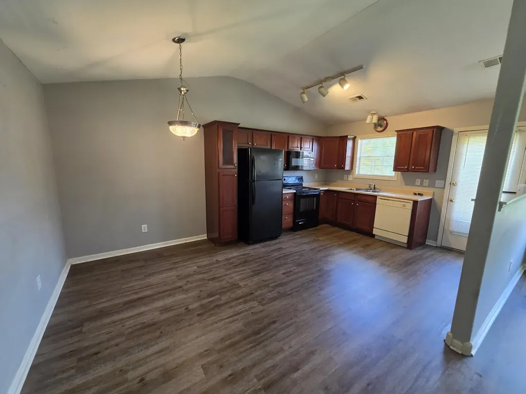 141 Mcconnells Trace Lexington KY 40511