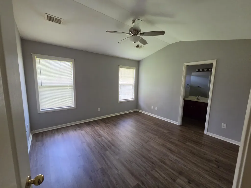 141 Mcconnells Trace Lexington KY 40511