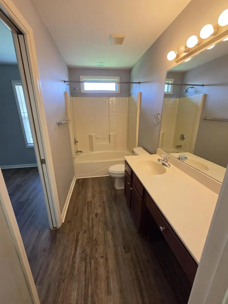 141 Mcconnells Trace Lexington KY 40511