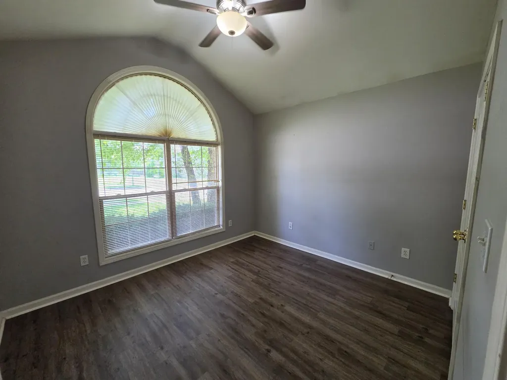 141 Mcconnells Trace Lexington KY 40511