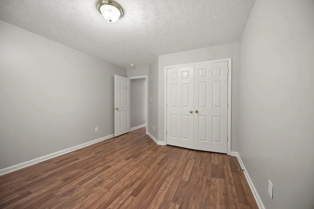 9017 Black Powder Lane Louisville KY 40228