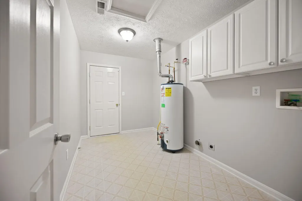 9017 Black Powder Lane Louisville KY 40228