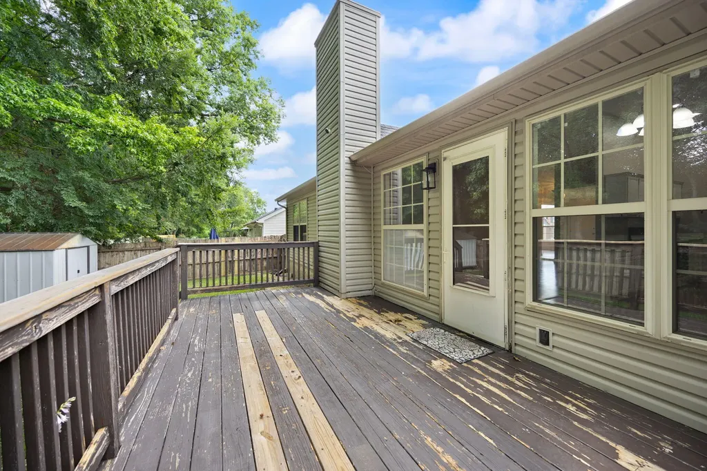 9017 Black Powder Lane Louisville KY 40228
