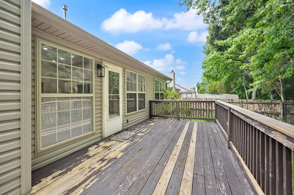 9017 Black Powder Lane Louisville KY 40228