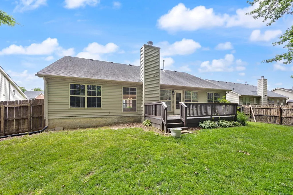 9017 Black Powder Lane Louisville KY 40228