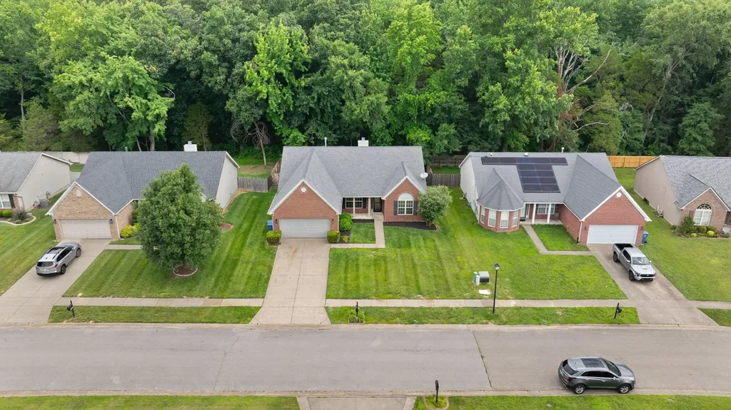 9017 Black Powder Lane Louisville KY 40228