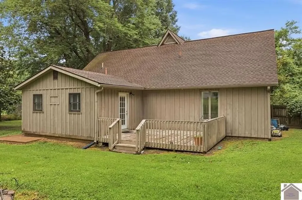130 Azelia Circle Paducah KY 42003