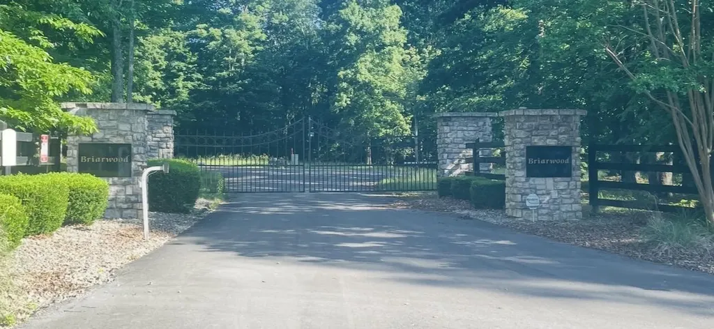 Lot 8 Village Ct. (briarwood Sub.) Russell Springs KY 42642