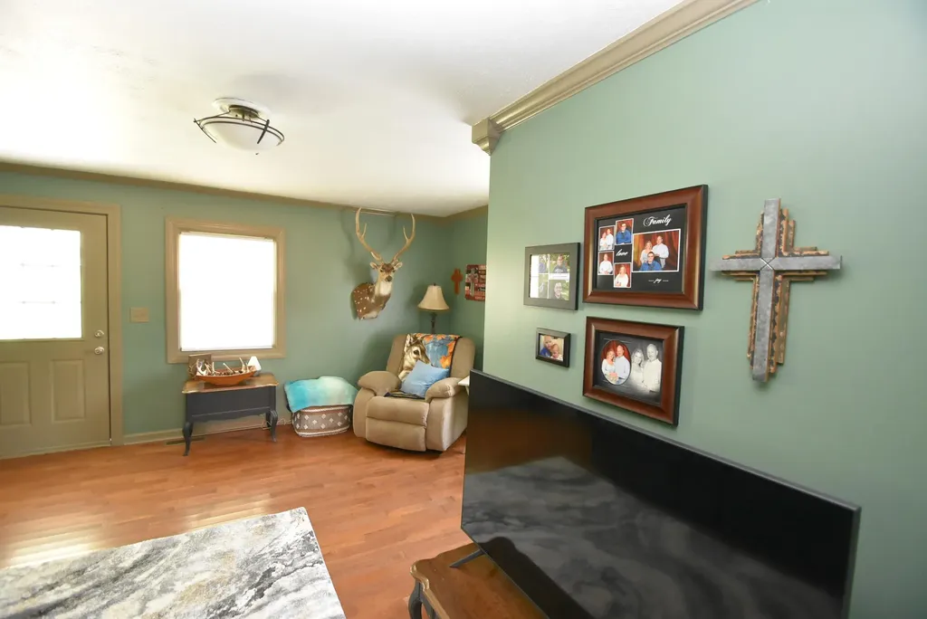 691 Fairview Road Salvisa KY 40372