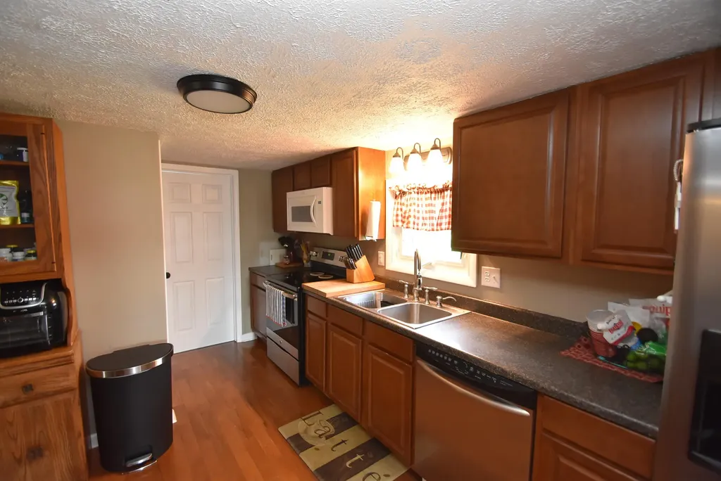 691 Fairview Road Salvisa KY 40372