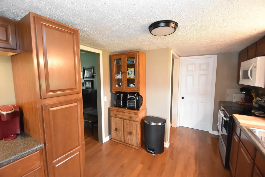 691 Fairview Road Salvisa KY 40372