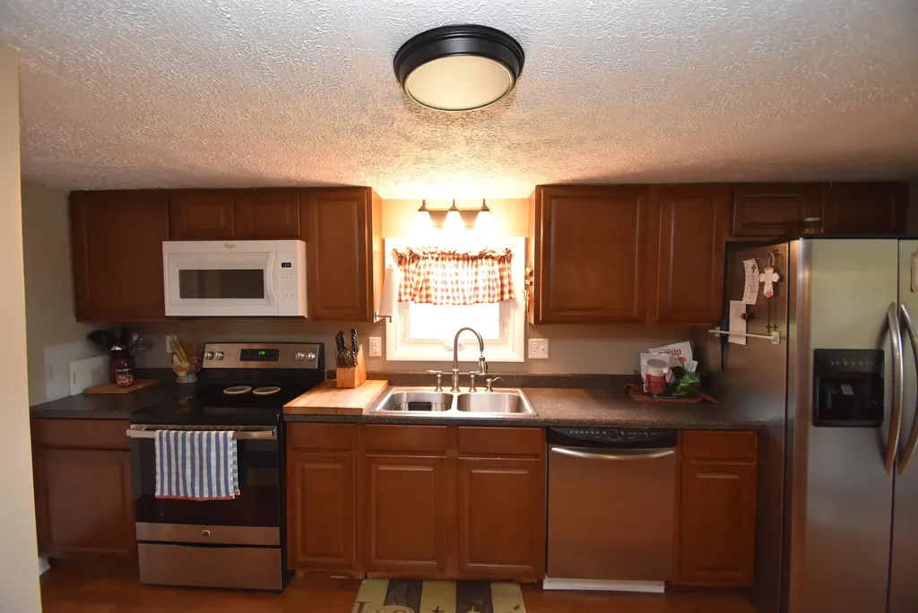 691 Fairview Road Salvisa KY 40372