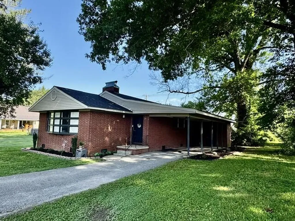 1010 W Chester Middlesboro KY 40965