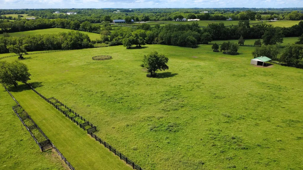 1070 Kidds Mill Road Versailles KY 40383
