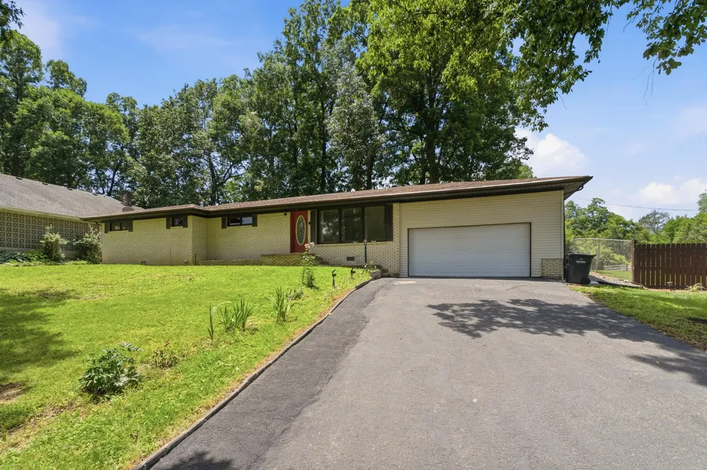 225 Nickell Heights Road Paducah KY 42003