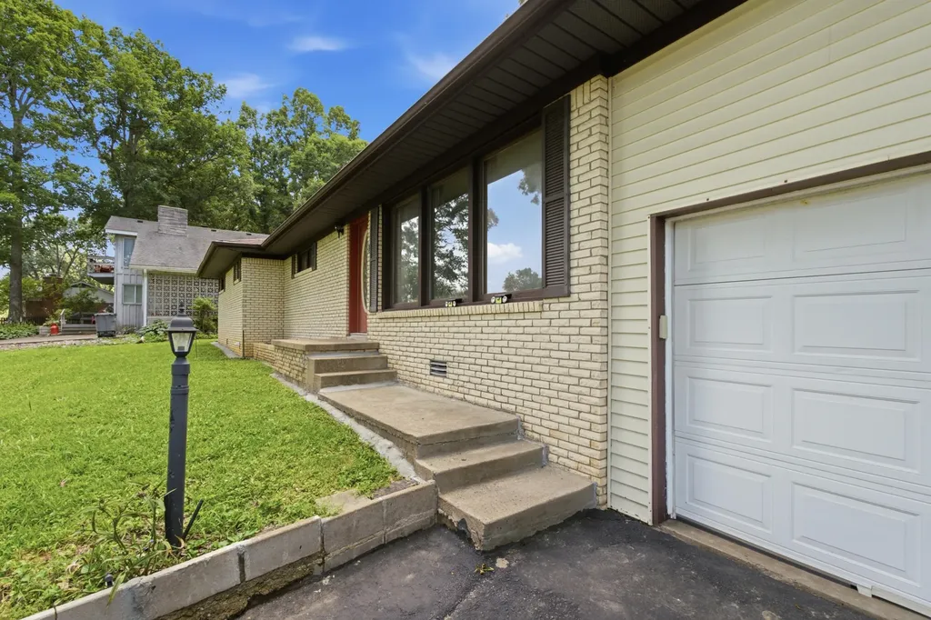 225 Nickell Heights Road Paducah KY 42003