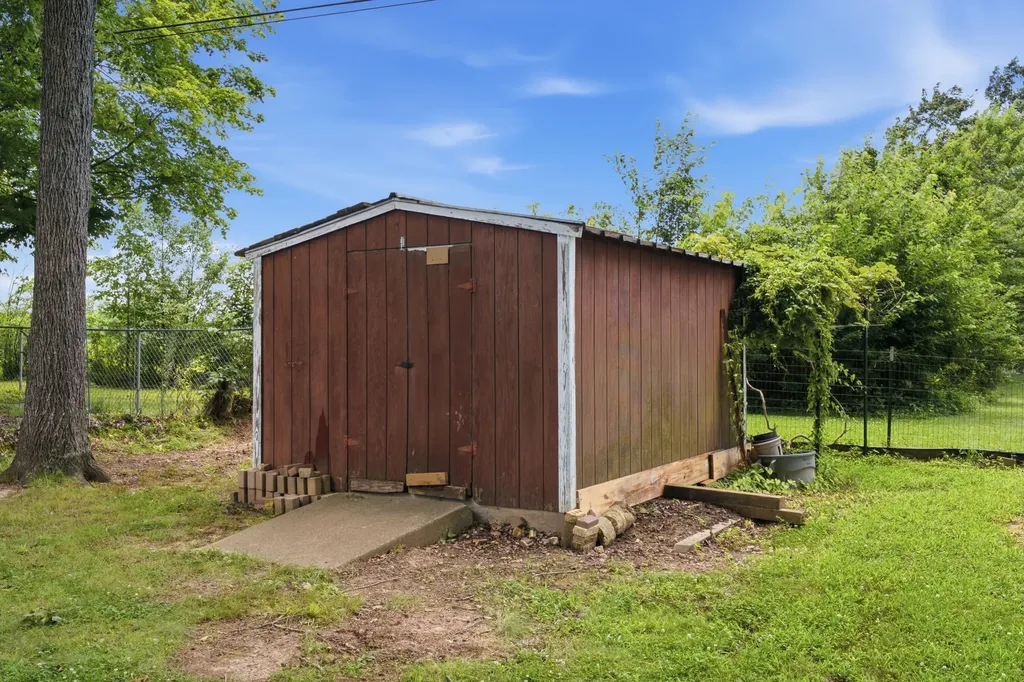 225 Nickell Heights Road Paducah KY 42003