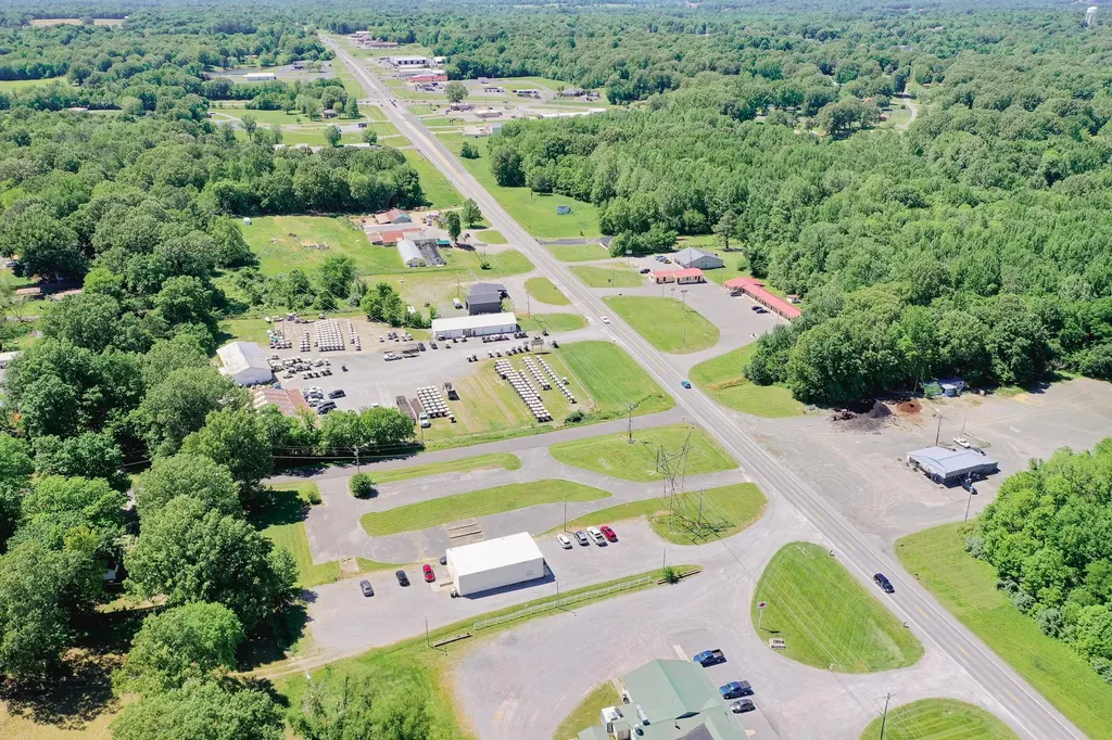 3933 U.s. 62 Calvert City KY 42029