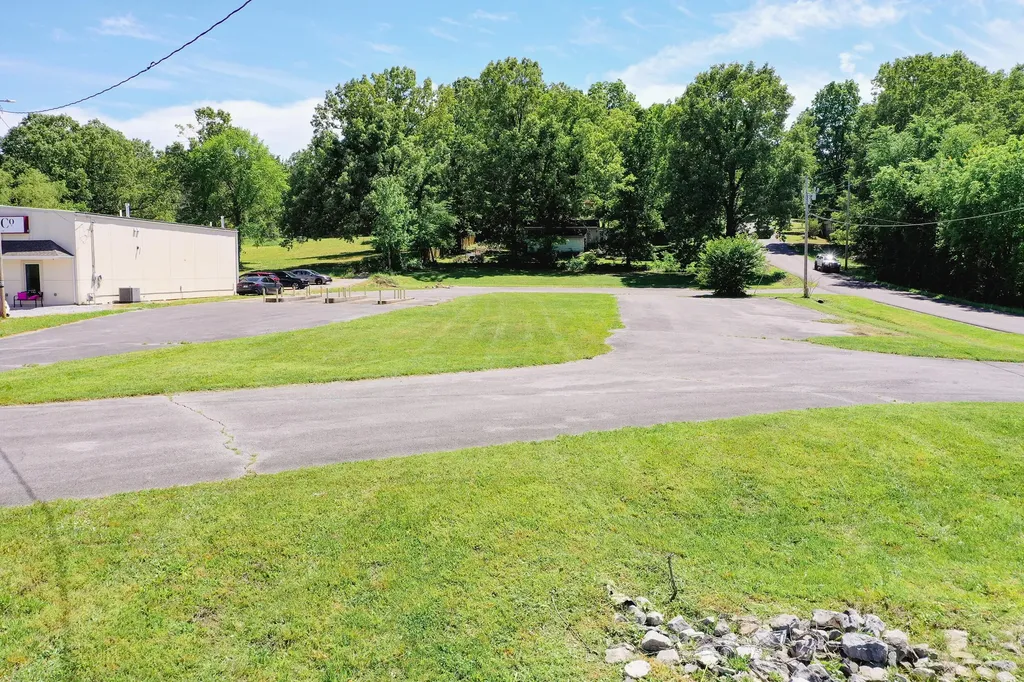 3933 U.s. 62 Calvert City KY 42029
