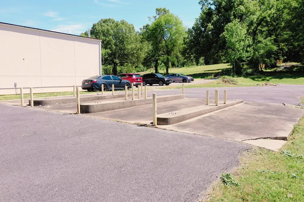 3933 U.s. 62 Calvert City KY 42029