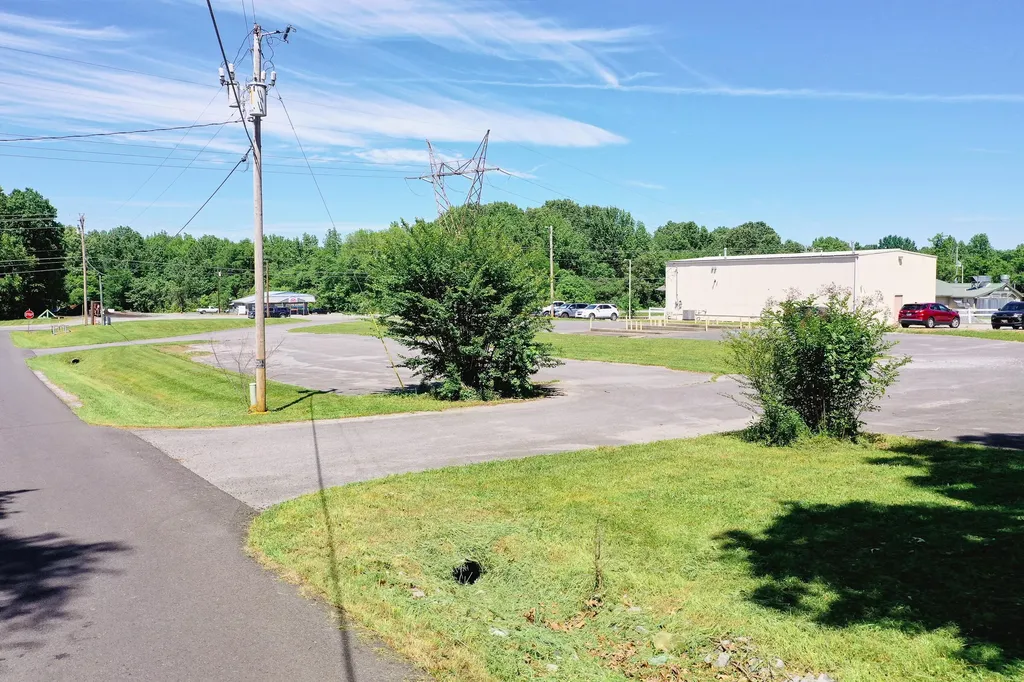 3933 U.s. 62 Calvert City KY 42029