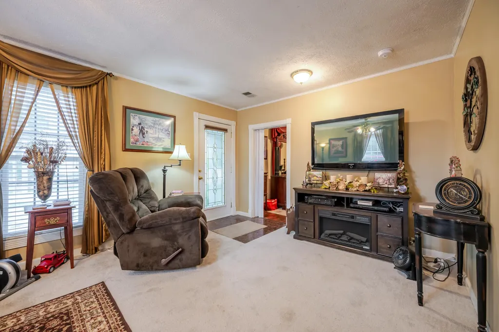 913 Kirksville Road Richmond KY 40475