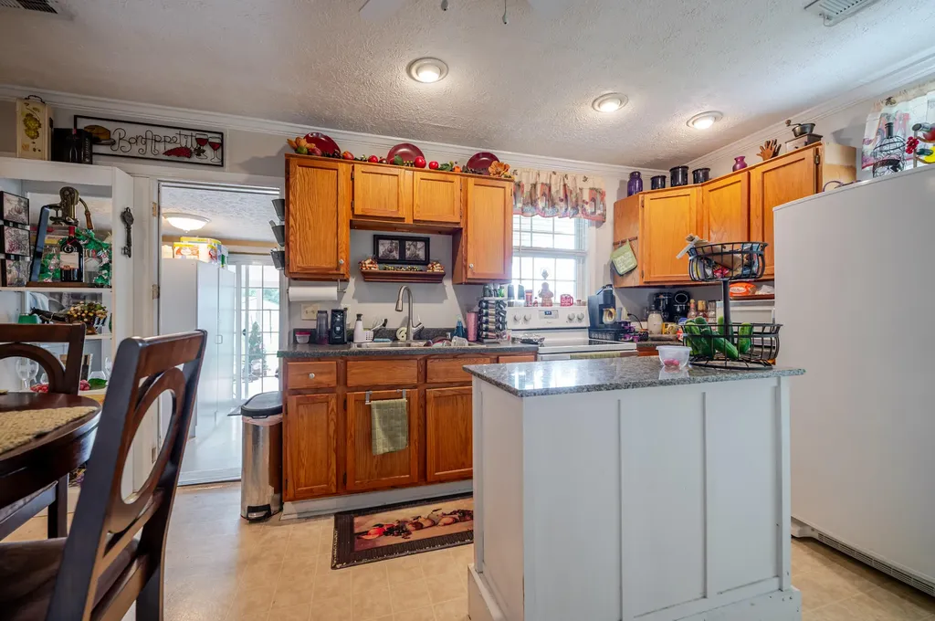 913 Kirksville Road Richmond KY 40475