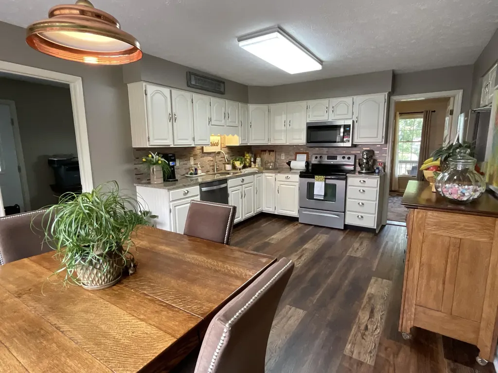 2790 Van Thompson Road Mt Sterling KY 40353