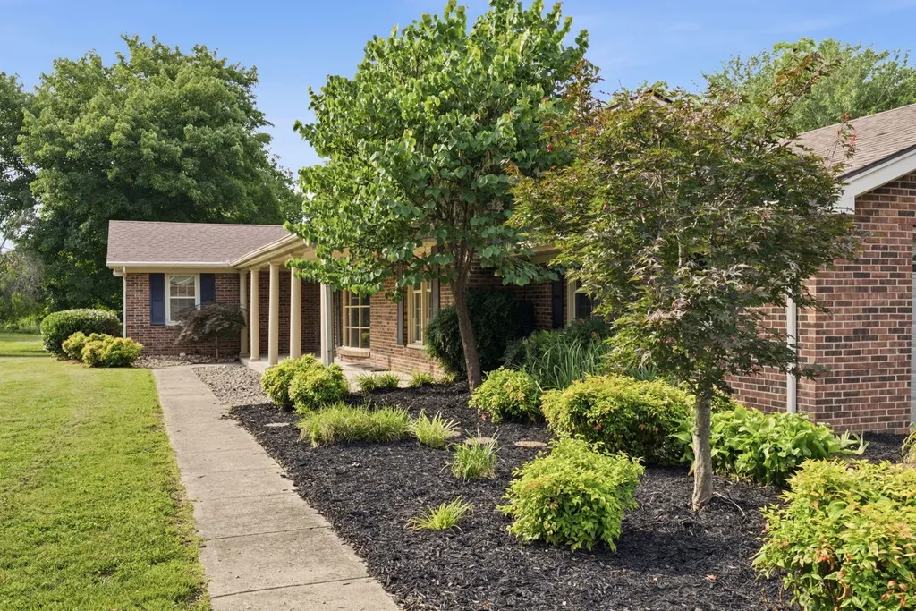 296 Elliston Richmond KY 40475